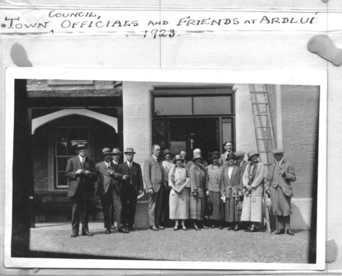 An extract from Miss Emily Hunt's scrapbook, showing town council officials and friends at Ardlui in 1923 An extract from Miss Emily Hunt's scrapbook, showing town council officials and friends at Ardlui in 1923